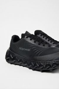 NNORMAL TOMIR 2.0 BLACK Chaussures de trail pas cher